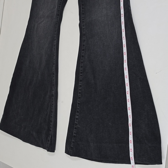 Good American Good Flare Jeans, Black - Picture 4 of 12